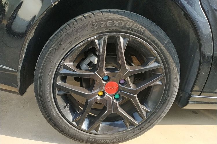 东风风神 奕炫 2021款 230T 自动追影骑士版车身外观6008