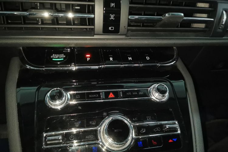 林肯 冒险家新能源 2021款 PHEV 四驱e享版中控内饰18