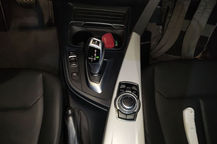 宝马3系 2016款 320Li 时尚型中控内饰18