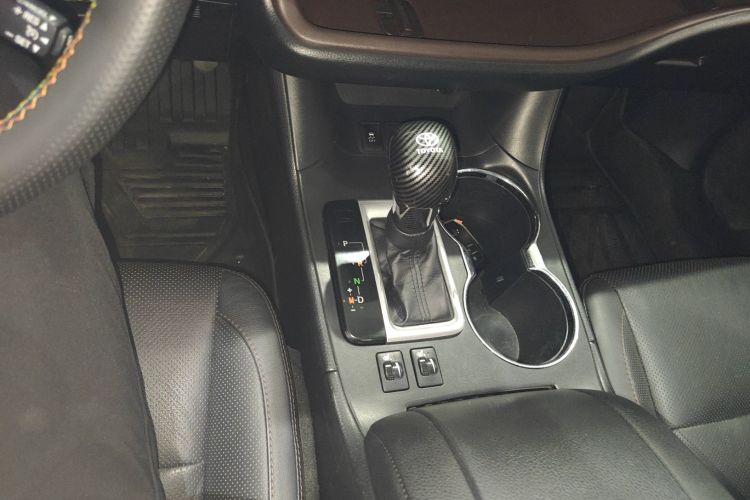 丰田 汉兰达 2015款 2.0T 四驱豪华版 7座局部细节18