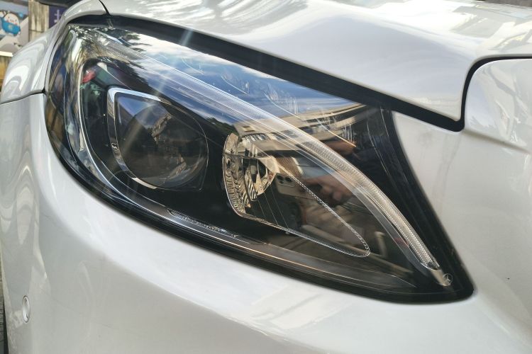 奔驰C级(进口) 2017款 改款 C 200 轿跑版车身外观8