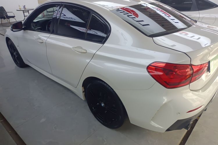 宝马1系 2021款 125i M运动曜夜版车身外观4