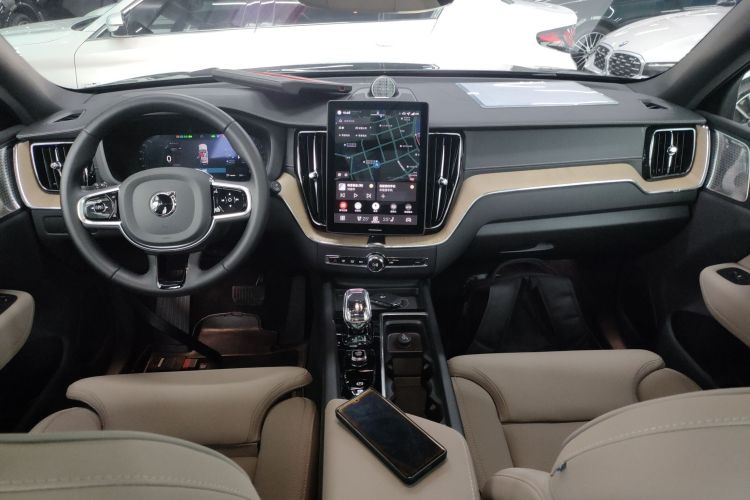 沃尔沃XC60 2026款 B5 四驱智远运动版中控内饰7002
