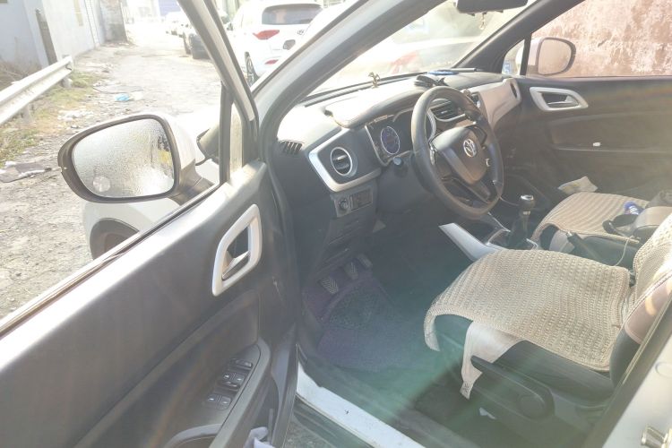 中华V3 2015款 1.5L 手动基本型中控内饰20