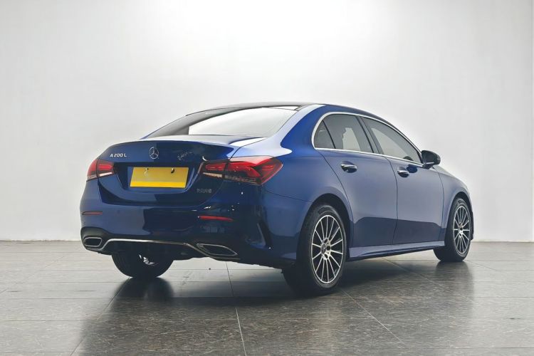 奔驰A级 2021款 A 200 L 运动轿车时尚型车身外观7