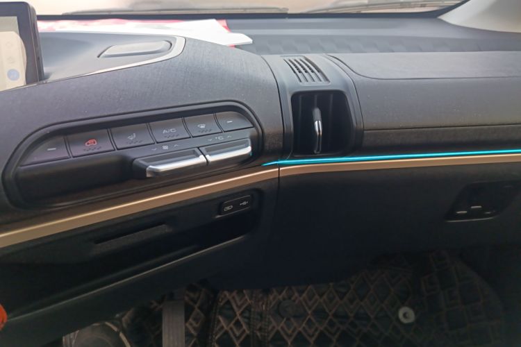 宝骏KiWi EV 2021款 设计师 三元锂中控内饰16