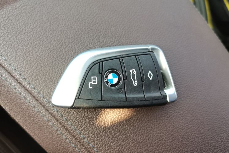 宝马3系 2020款 320Li M运动套装中控内饰7001