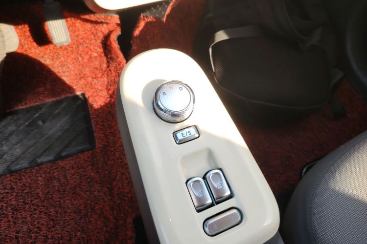 长安启源 长安Lumin 2022款 210km 香甜款中控内饰18