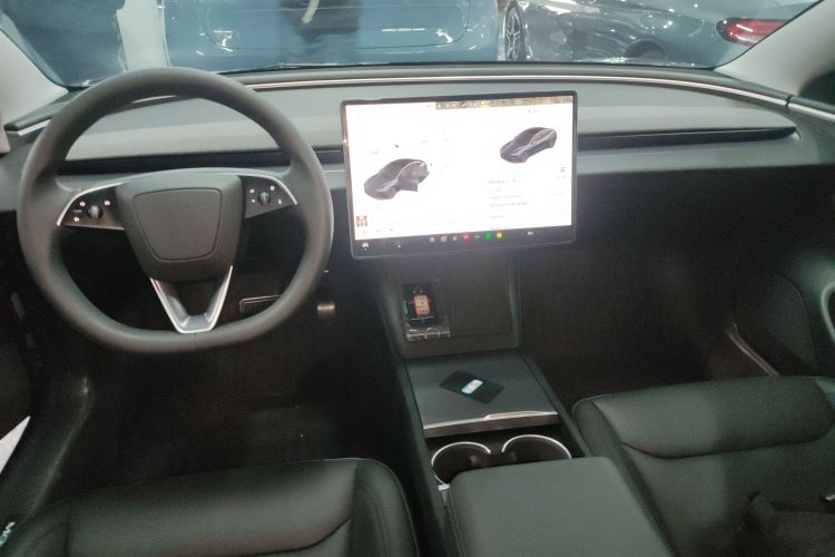 特斯拉 Model 3 2023款 后轮驱动版中控内饰7002