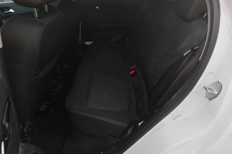 江铃集团新能源 易至EV2 2022款 心动版中控内饰21