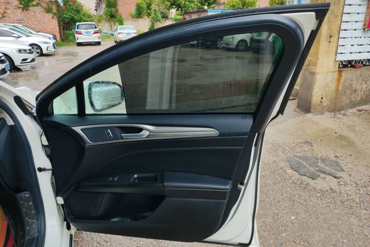 福特 蒙迪欧 2017款 EcoBoost 180 时尚型中控内饰7005