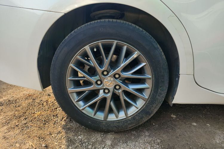 雷克萨斯ES 2017款 200 30周年纪念版车身外观6008