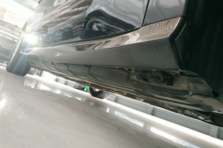 奔驰R级 2017款 R 320 4MATIC 商务型臻藏版局部细节9001