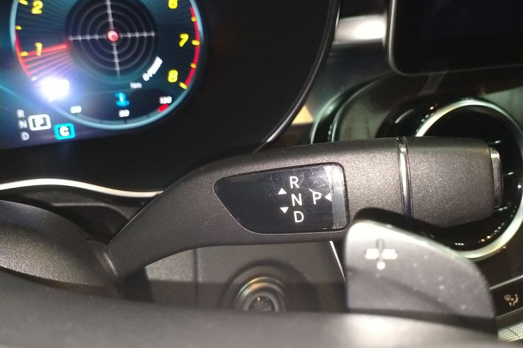 奔驰C级 2020款 C 200 L 时尚型运动版中控内饰18