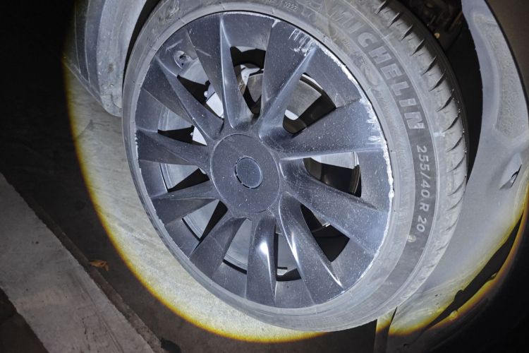 特斯拉 Model Y 2022款 后轮驱动版车身外观10