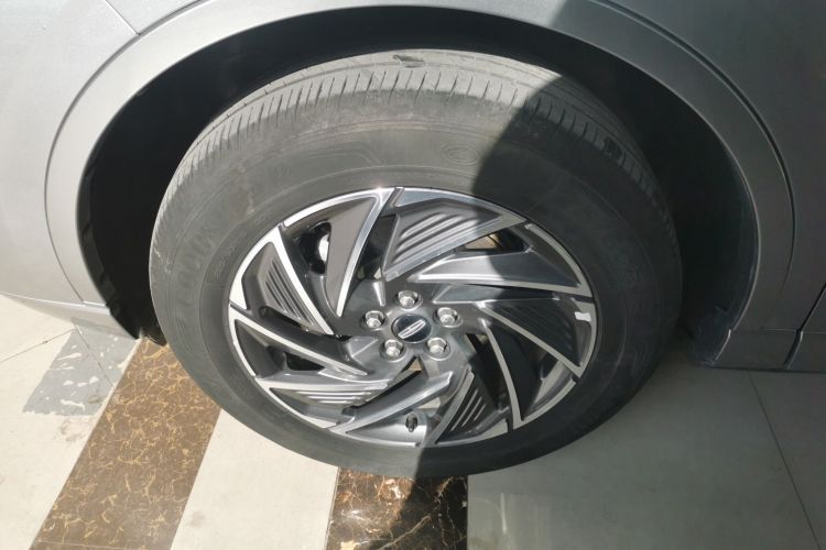 林肯 冒险家 2024款 1.5T 两驱尊享混动版车身外观6002