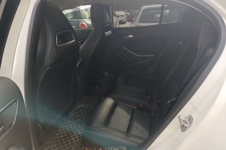 奔驰GLA 2017款 GLA 200 时尚型中控内饰7004