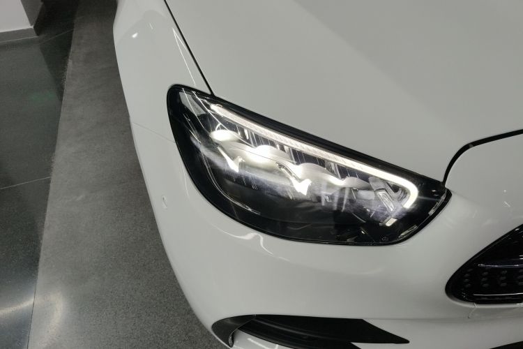 奔驰E级(进口) 2022款 E 300 时尚型运动版车身外观8