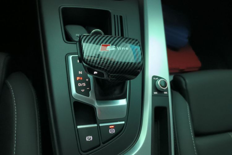 奥迪A4L 2023款 40 TFSI 时尚动感型中控内饰18