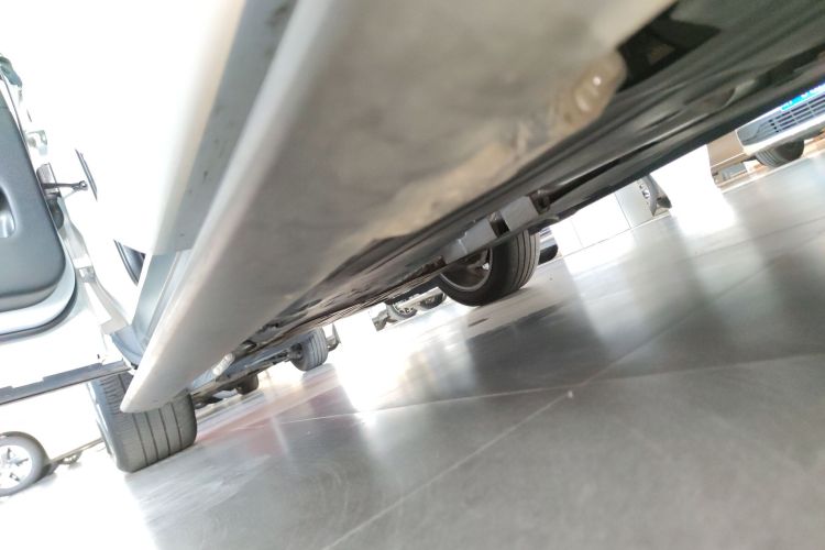 路虎 发现运动版 2023款 249PS R-Dynamic S 性能版局部细节9002