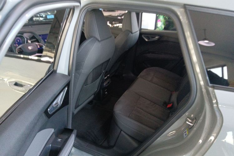 奥迪Q4 e-tron 2023款 40 e-tron 创境版中控内饰21