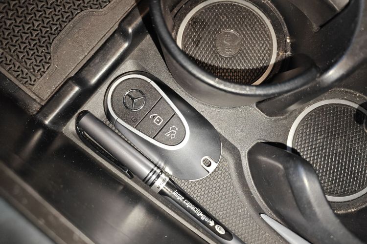 奔驰GLC 2023款 GLC 260 L 4MATIC 豪华型 5座中控内饰11