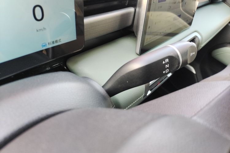 宝骏悦也Plus 2024款 智尊版 4座中控内饰18