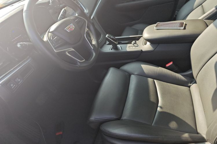 凯迪拉克XT5 2016款 28T 四驱豪华型中控内饰19