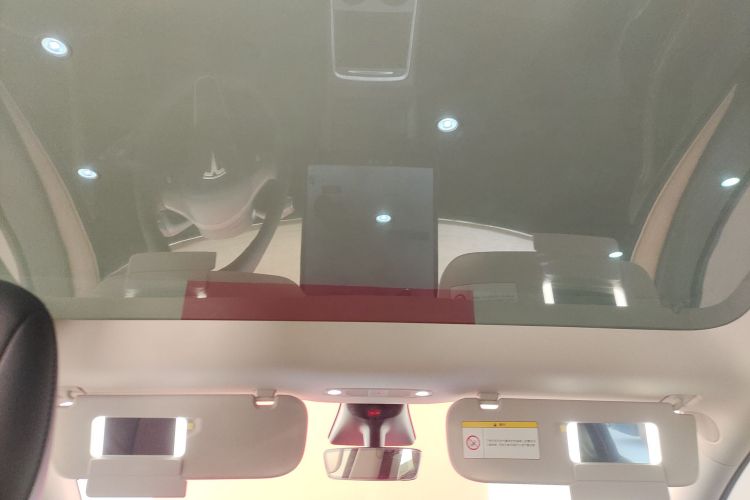 特斯拉 Model Y 2021款 标准续航后驱版中控内饰22