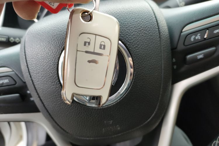 别克 英朗 2019款 18T 自动互联旗舰型 国VI中控内饰7001