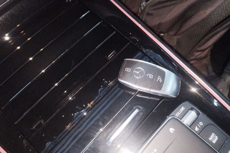 奔驰GLA 2022款 改款 GLA 200中控内饰7001