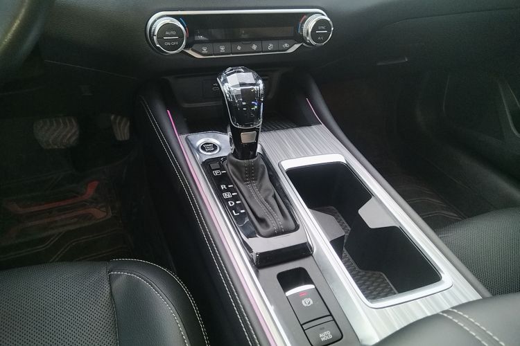 日产 天籁 2022款 2.0T XL 进享版中控内饰18