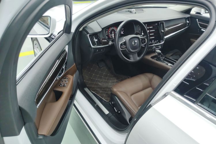 沃尔沃S90 2018款 T4 智远版中控内饰20