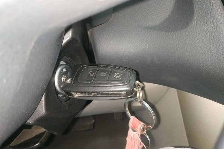 福特 福克斯 2017款 三厢 1.6L 自动舒适型智行版中控内饰11