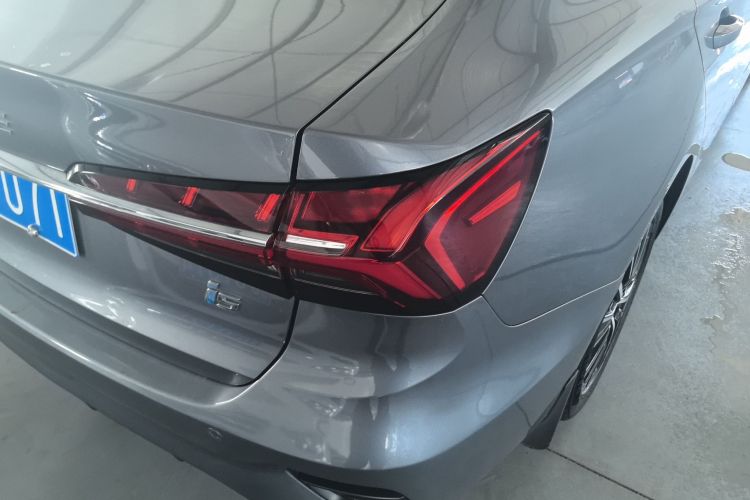 荣威i5 2021款 1.5L CVT铂金版车身外观9