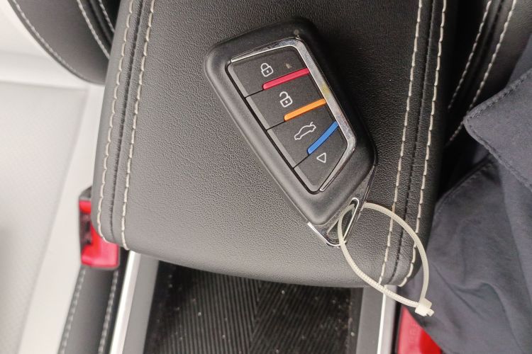 哪吒汽车 哪吒AYA 2023款 401中控内饰11