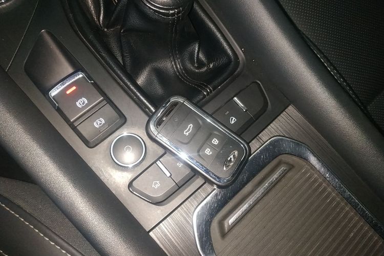 奇瑞 瑞虎8 2018款 1.5TCI 手动特供版 5座中控内饰11