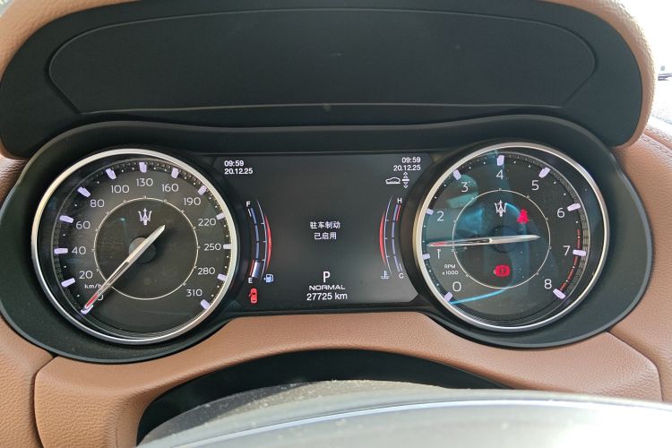 玛莎拉蒂 Levante 2022款 2.0T GT锋芒版中控内饰14