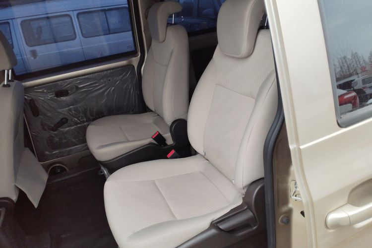 五菱汽车 五菱宏光V 2021款 1.5L劲享版LAR中控内饰21