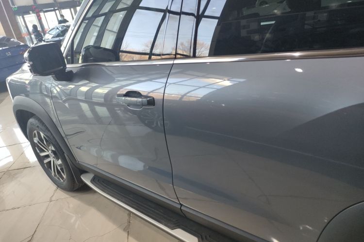 哈弗大狗 2022款 1.5T DCT两驱马犬版车身外观4