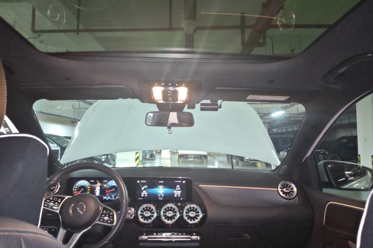 奔驰B级 2021款 B 200 动感型中控内饰22