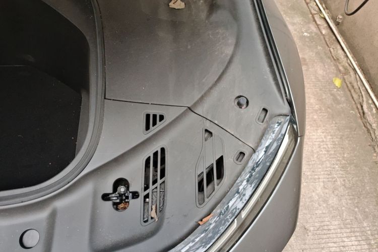 小鹏P7 2022款 670N+局部细节9007