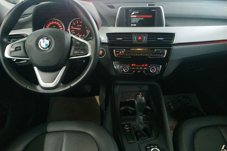 宝马X1 2018款 sDrive20Li 领先型中控内饰16
