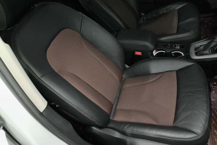 奥迪Q3 2018款 30 TFSI 时尚型典藏版中控内饰41