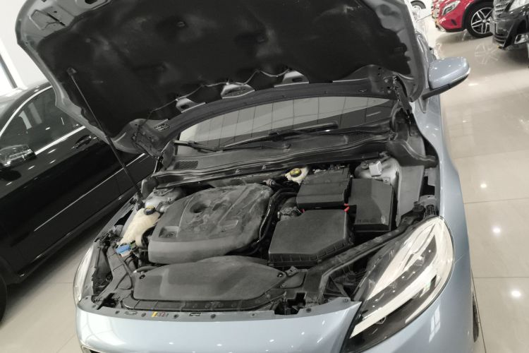 沃尔沃V40 2019款 T3 智逸版机舱底盘24