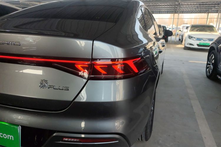 比亚迪 秦PLUS 2024款 荣耀版 DM-i 55KM领先型车身外观6006