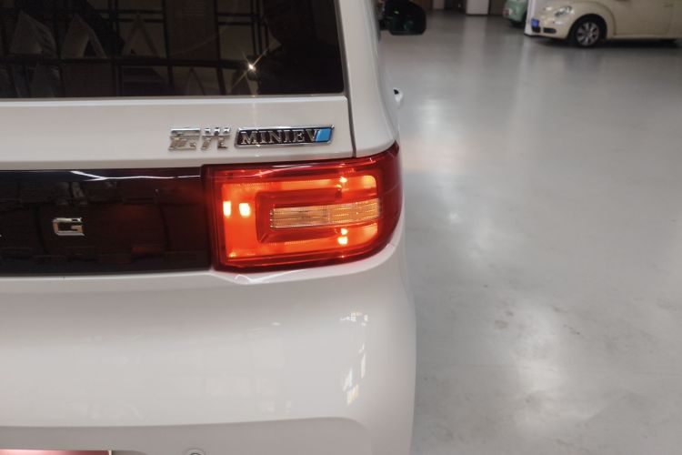 五菱汽车 宏光MINIEV 2020款 悦享款 磷酸铁锂车身外观9