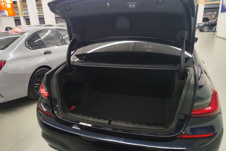 宝马3系 2022款 325Li M运动套装局部细节23