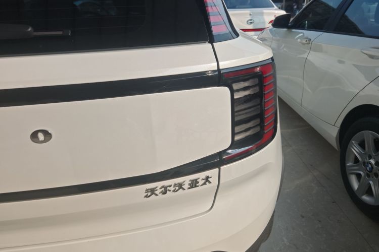 沃尔沃EX30 2025款 后驱长续航版 Plus车身外观9