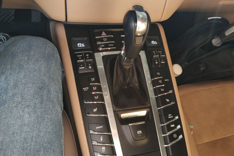 保时捷 2017款  Macan 2.0T中控内饰18
